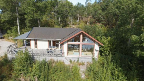 Holiday home in Dalskog with a panoramic lake view, Dalskog